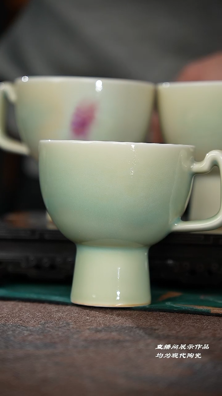 27-3带足咖啡杯（四十七号釉）淡氛围