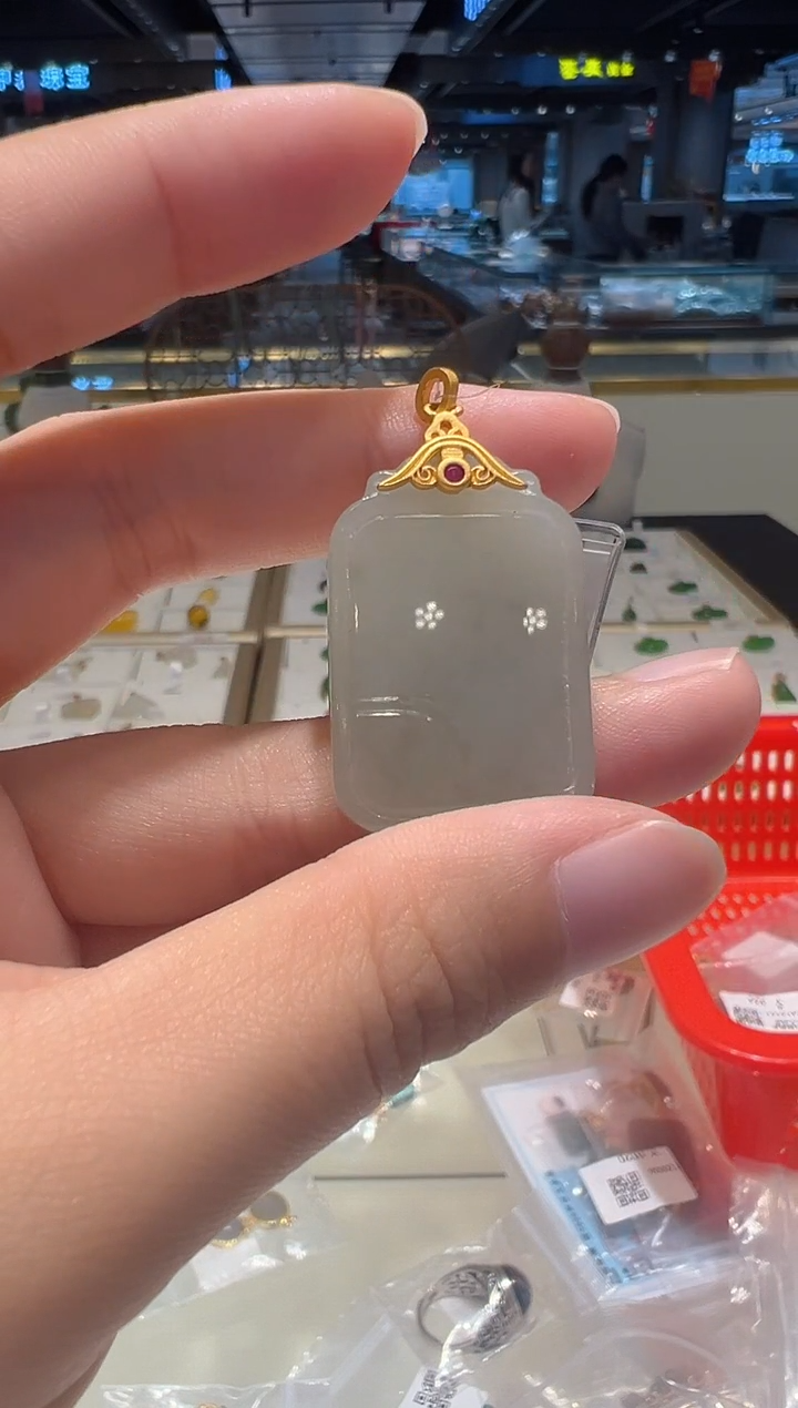 【闪购商品】和田玉颈饰银S925镶嵌111