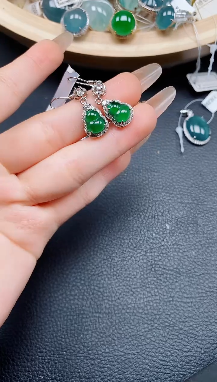 【闪购商品】翡翠耳饰银S925镶嵌翡翠