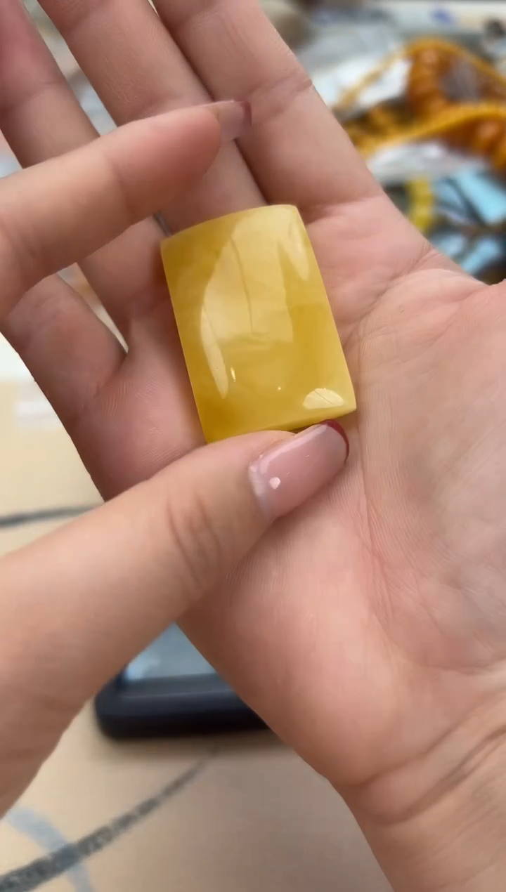 【闪购商品】琥珀裸石未镶嵌蜜蜡吊坠