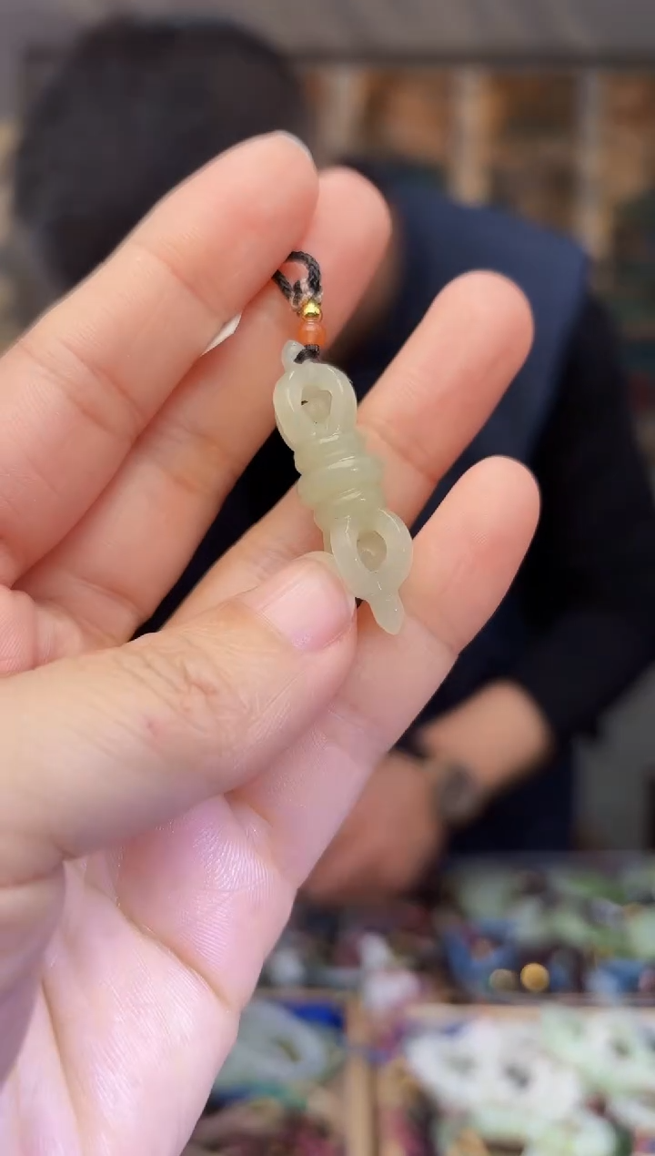 【闪购商品】和田玉挂件未镶嵌拍一发一