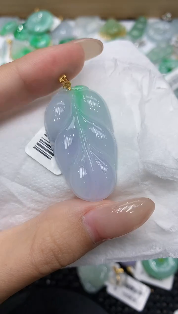 翡翠18K金镶嵌颈饰111111111111