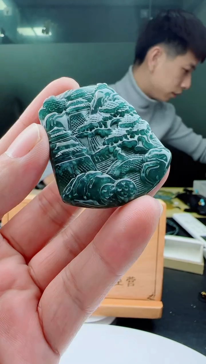 【闪购商品】翡翠颈饰未镶嵌3d立体山水
