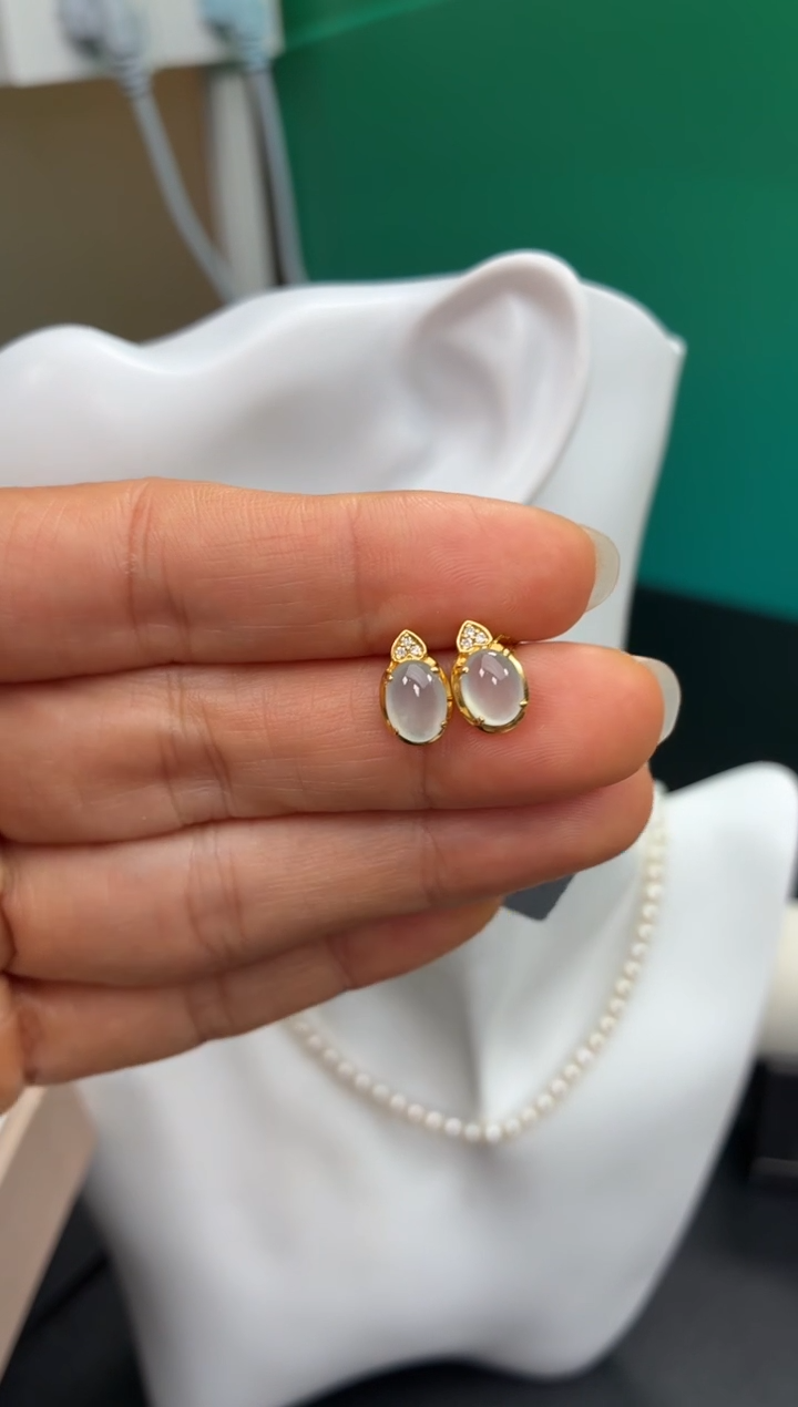 颈饰18K金镶嵌翡翠天然翡翠A货