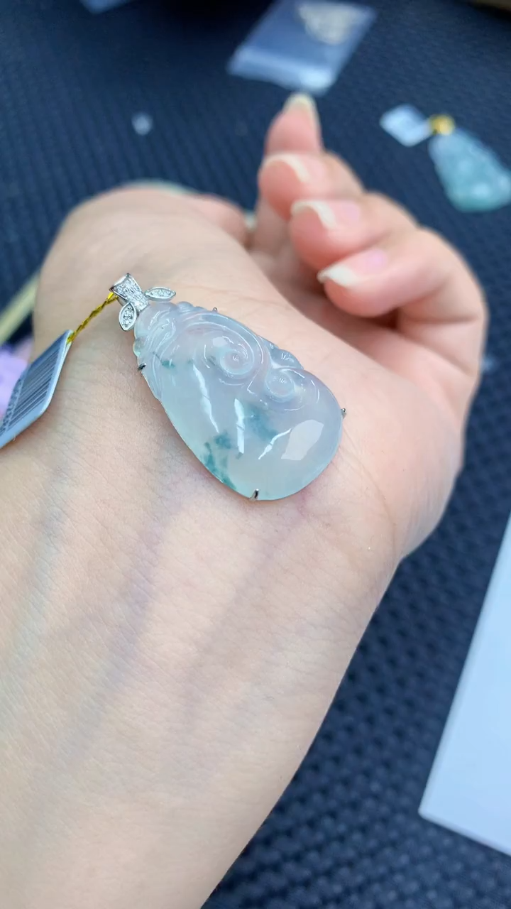 【闪购商品】翡翠颈饰18K金镶嵌            8