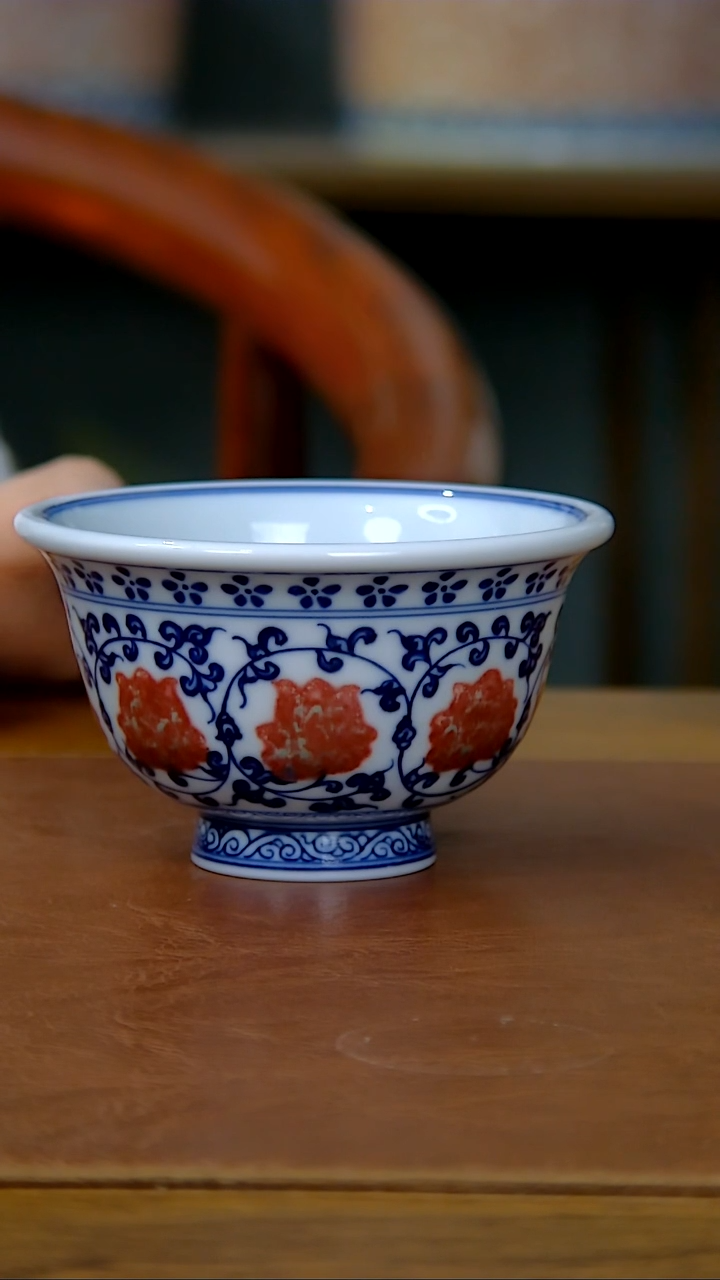 【闪购商品】青花釉里红缠枝莲压手杯112