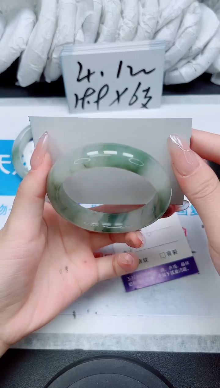 【闪购商品】石英质玉手镯未镶嵌194