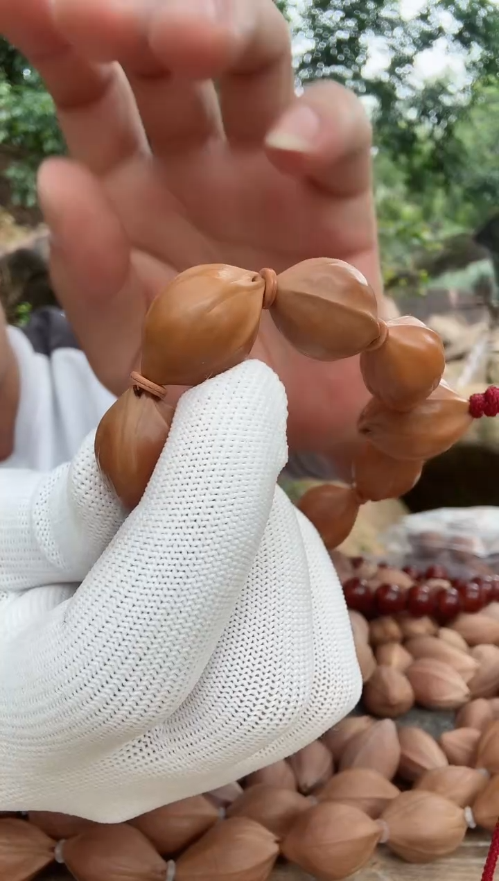 【闪购商品】橄榄核吊坠1723精亮面 梅林铁核原生态素串680