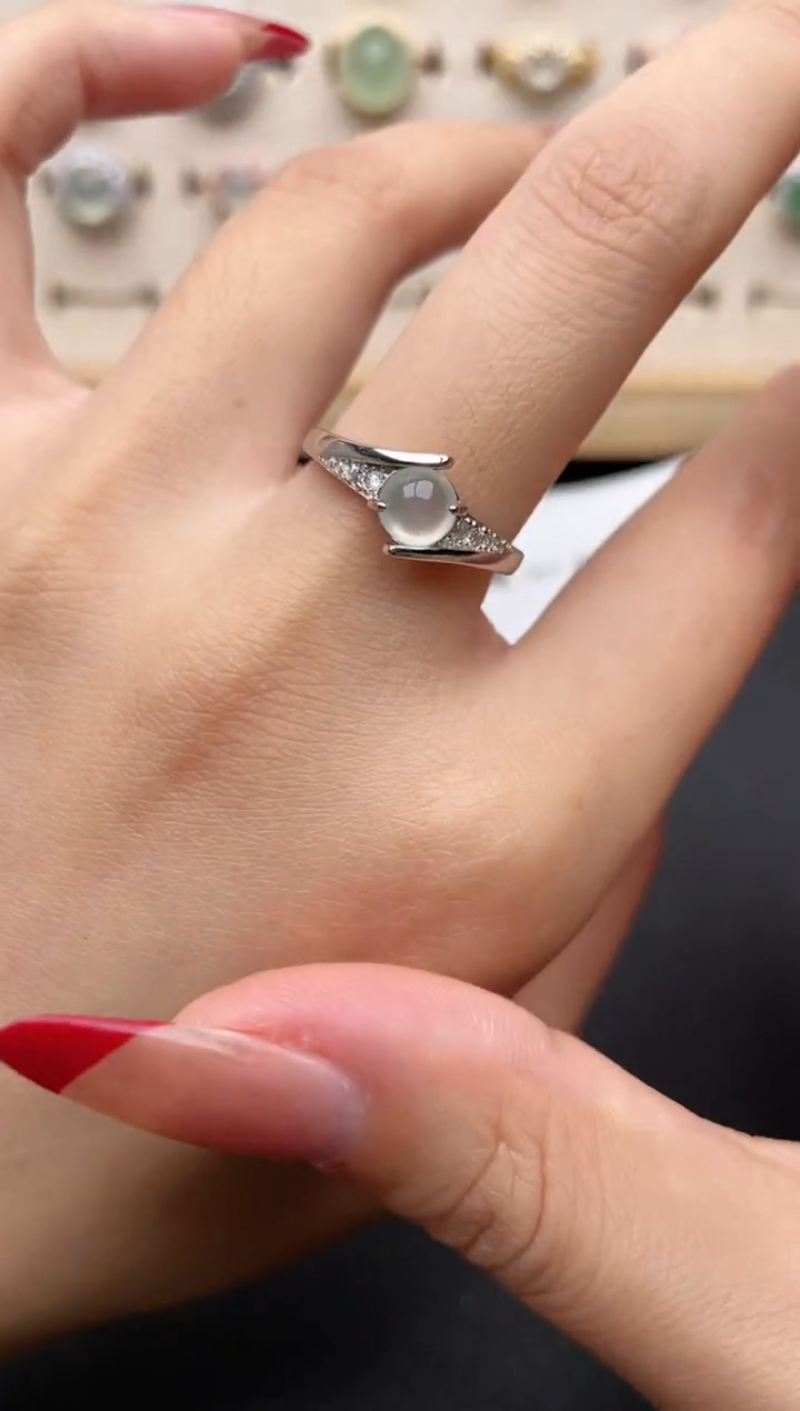 【闪购商品】翡翠戒指银S925镶嵌一物一证一礼盒