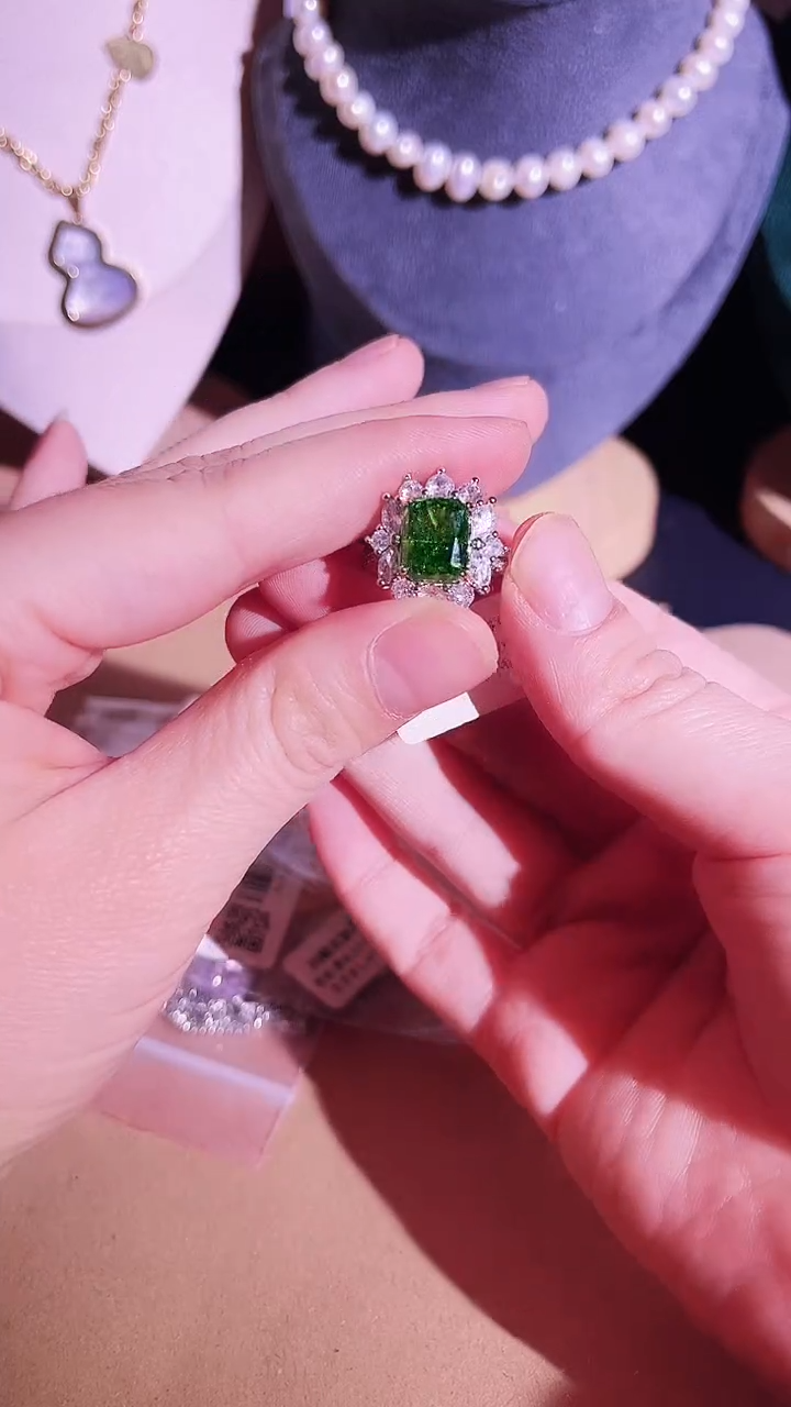 无925银 时尚饰品如图所示88888888888