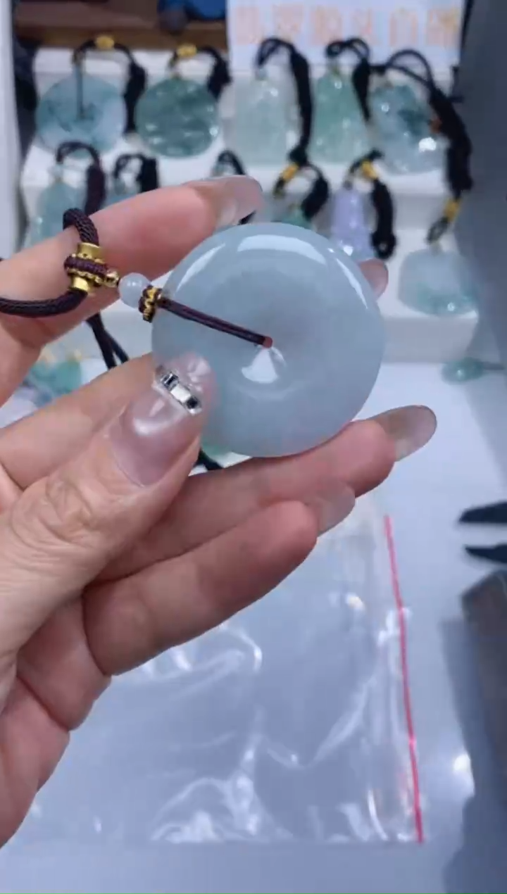 颈饰未镶嵌翡翠吊坠