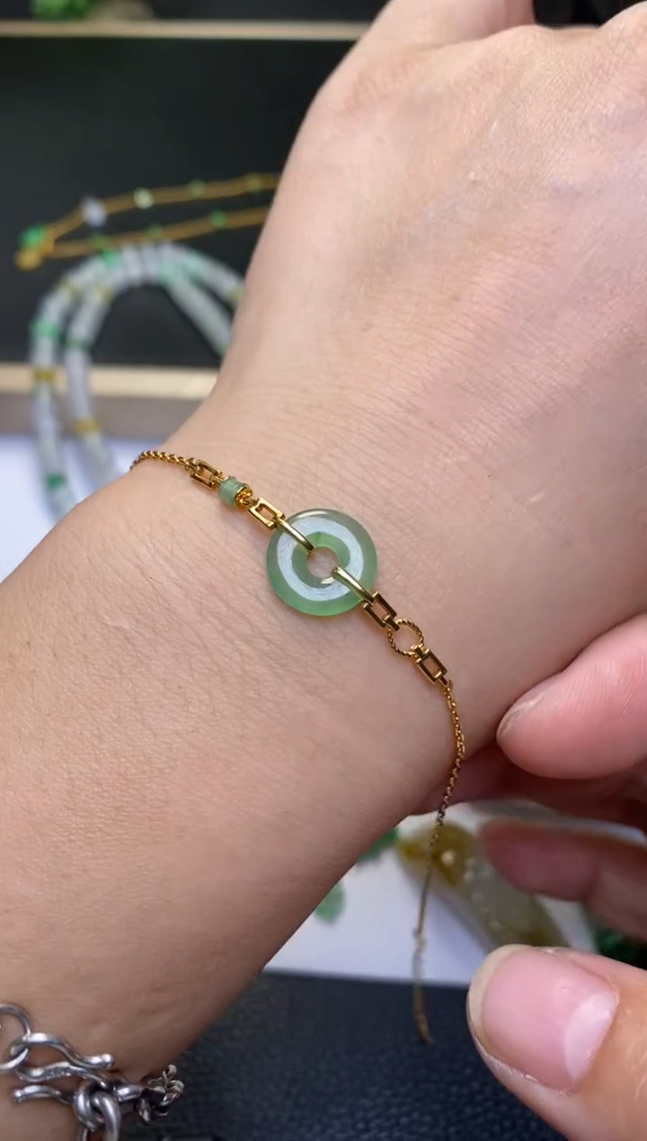 颈饰18K金镶嵌翡翠净货31697