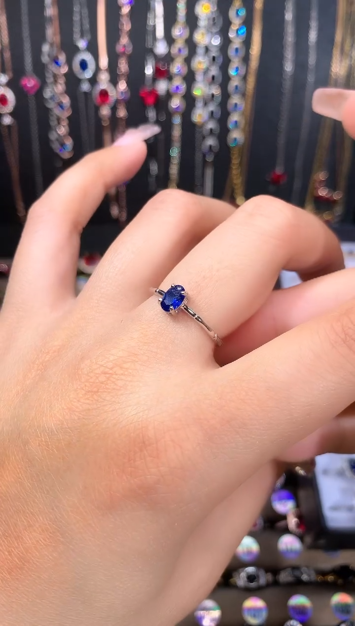 蓝宝石戒指银S925镶嵌银色