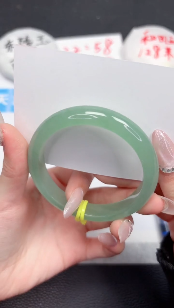 【闪购商品】石英质玉手镯未镶嵌10-58.8