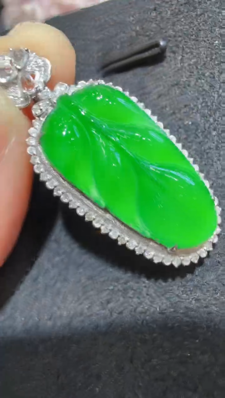 吊坠(不含链)18K金镶嵌翡翠多样性团购发一件