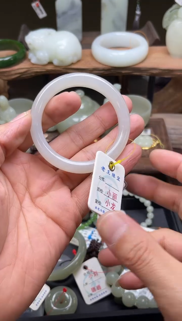 【闪购商品】和田玉手镯未镶嵌青海白玉53+圈 9003274