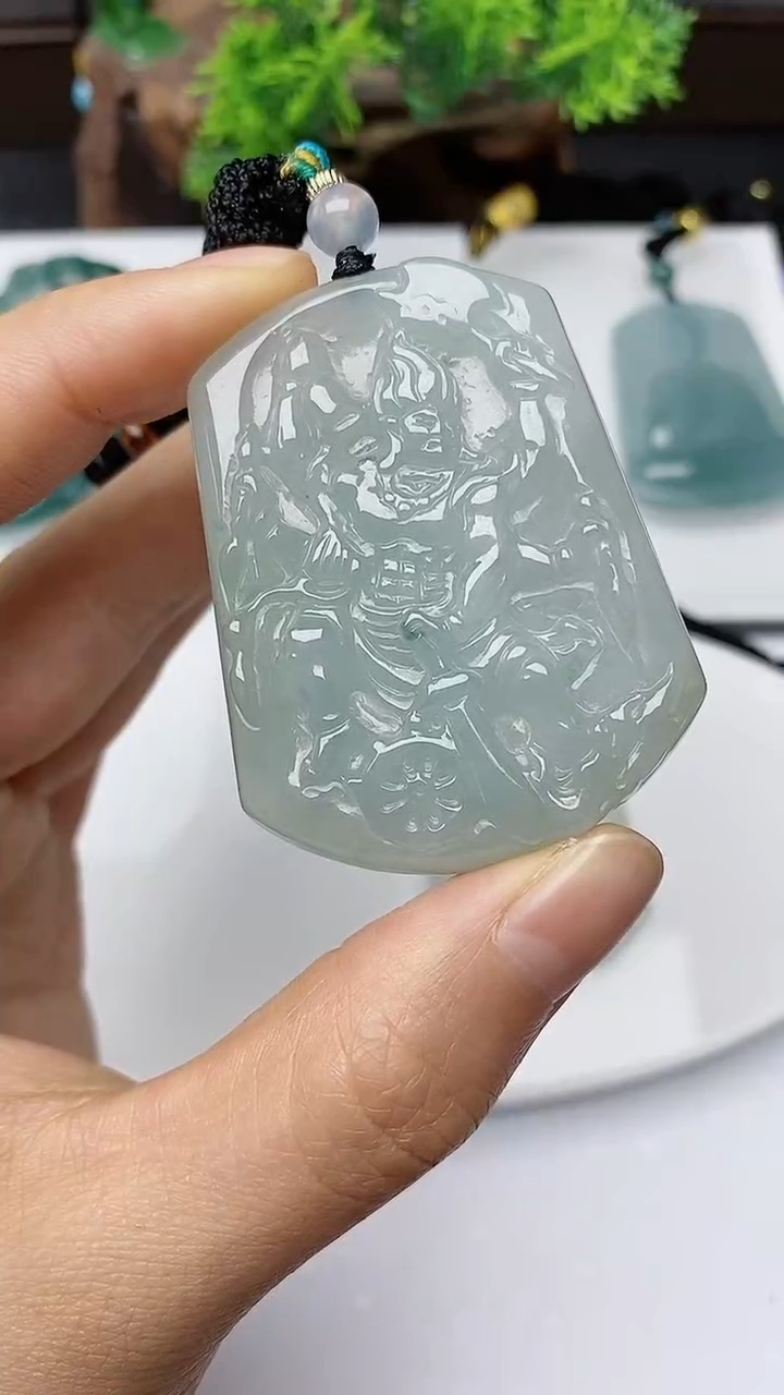 【闪购商品】翡翠颈饰未镶嵌         