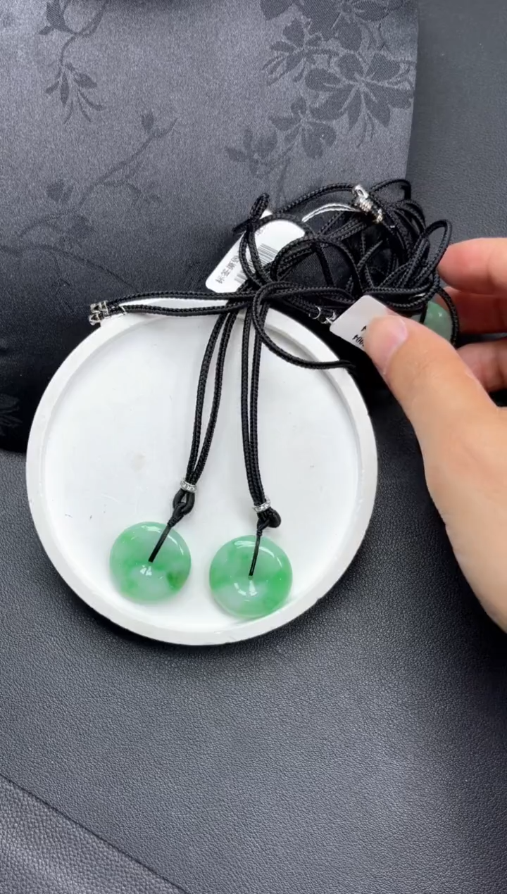 【闪购商品】翡翠颈饰未镶嵌平安扣多样性发一