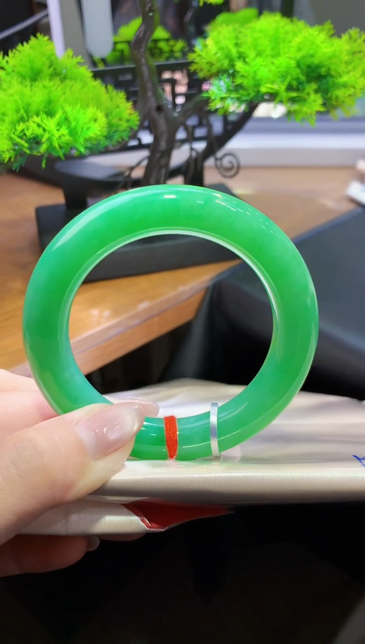 未镶嵌手镯翡翠-k350 天然缅甸A货翡翠58圆条总价22.5万定金2万