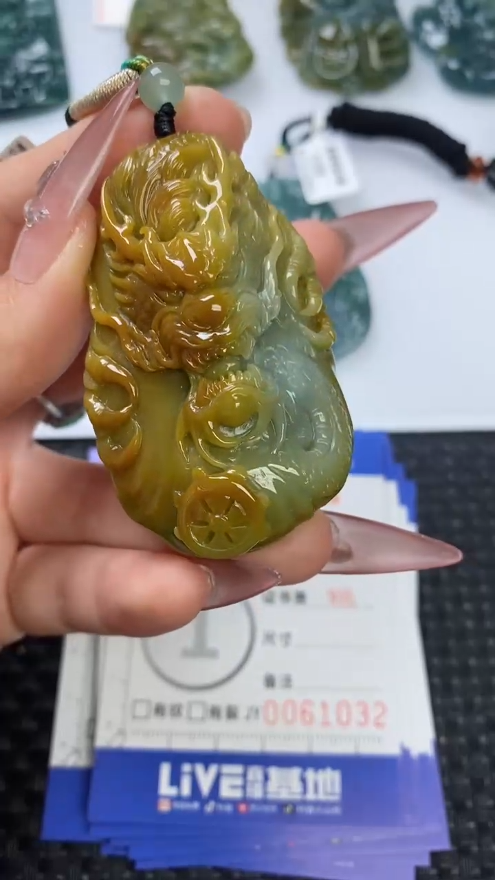 【闪购商品】翡翠颈饰未镶嵌11111111111111111