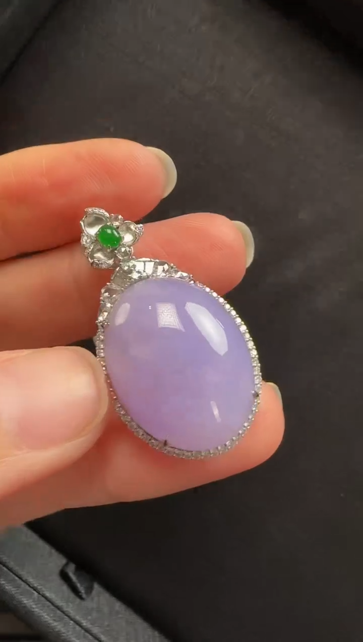 【闪购商品】翡翠颈饰18K金镶嵌202蛋面