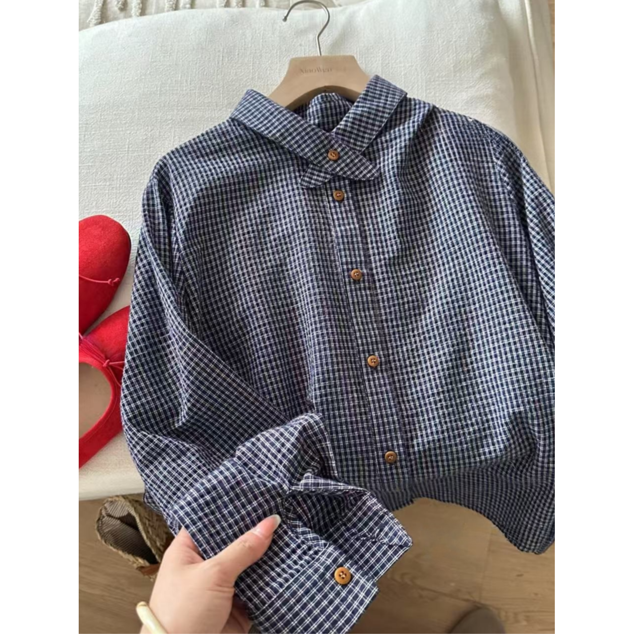 复古经典格子松弛感翻领长袖衬衫女秋季时尚百搭休闲宽松开衫上衣