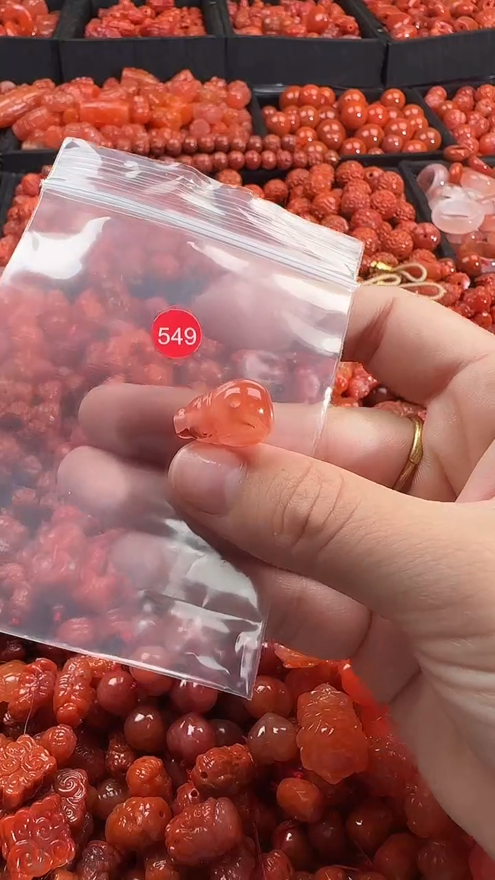 颈饰未镶嵌南红玛瑙1