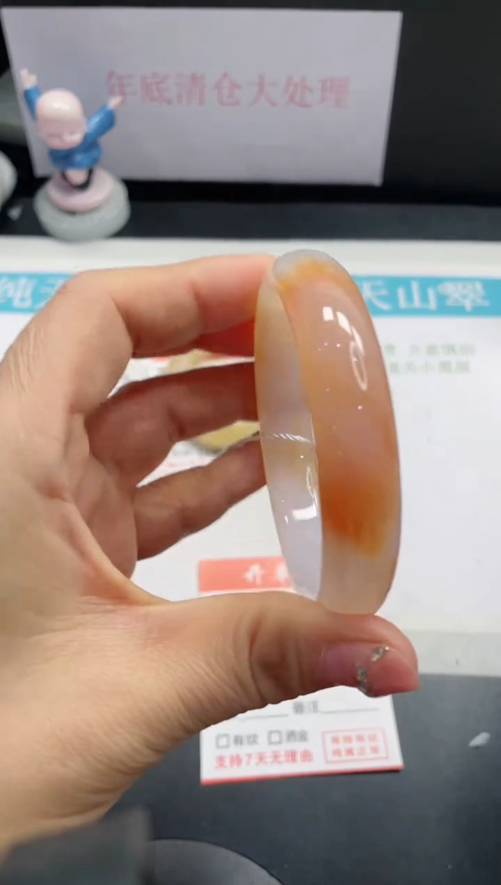 【闪购商品】石英质玉手镯未镶嵌72