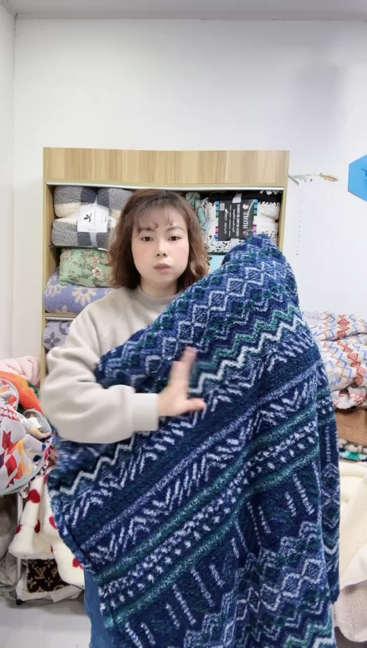 聚酯纤维1.5*2  深蓝波西米亚舒棉绒