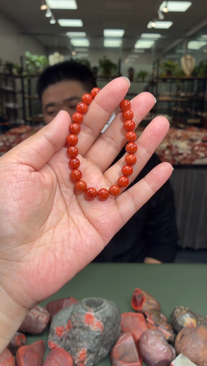 未镶嵌手串南红玛瑙单圈手串一条约8mm多样性发货