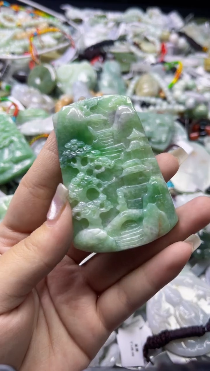 【闪购商品】翡翠颈饰未镶嵌00012223