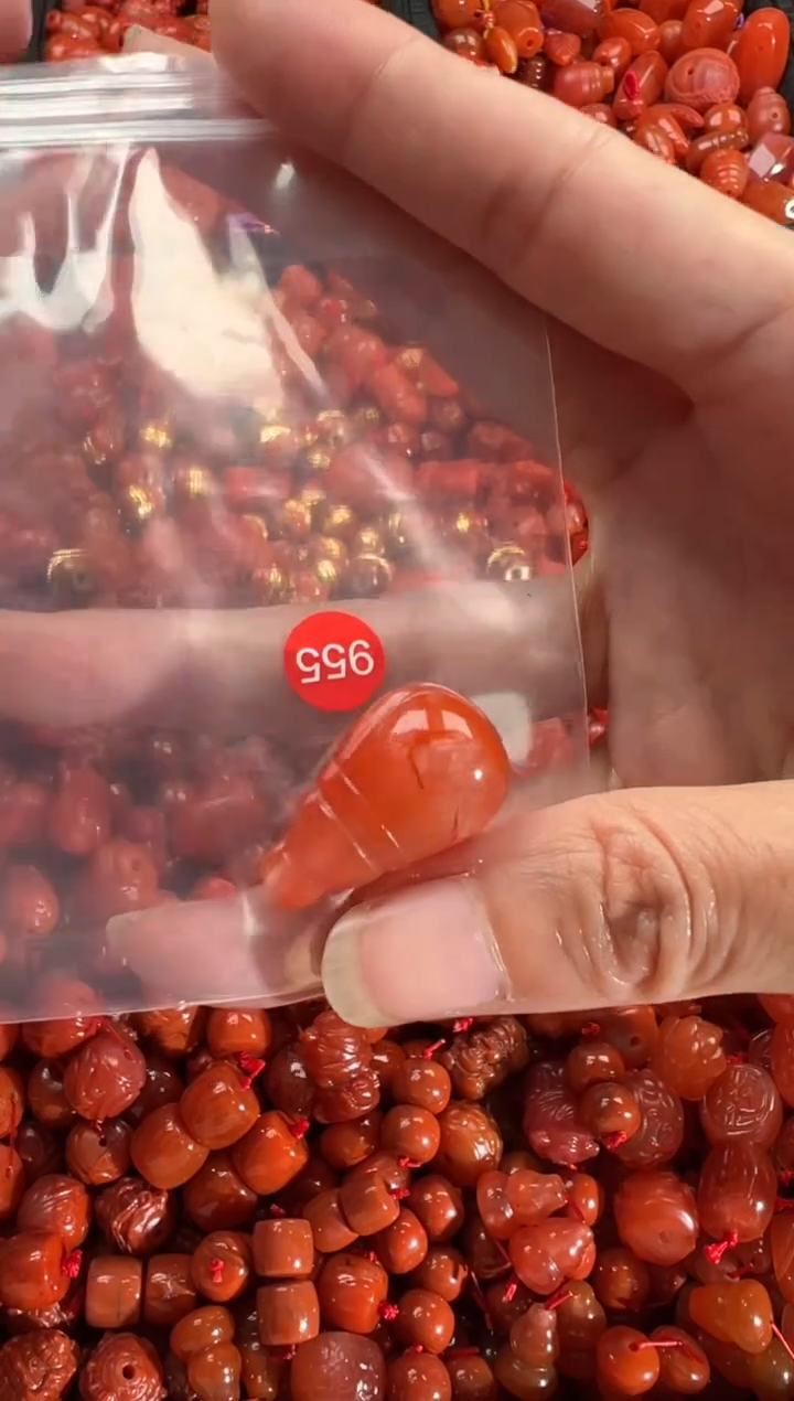 【闪购商品】南红玛瑙颈饰未镶嵌1