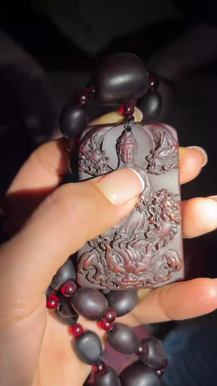 【闪购商品】【闪购商品】深红色观音项链