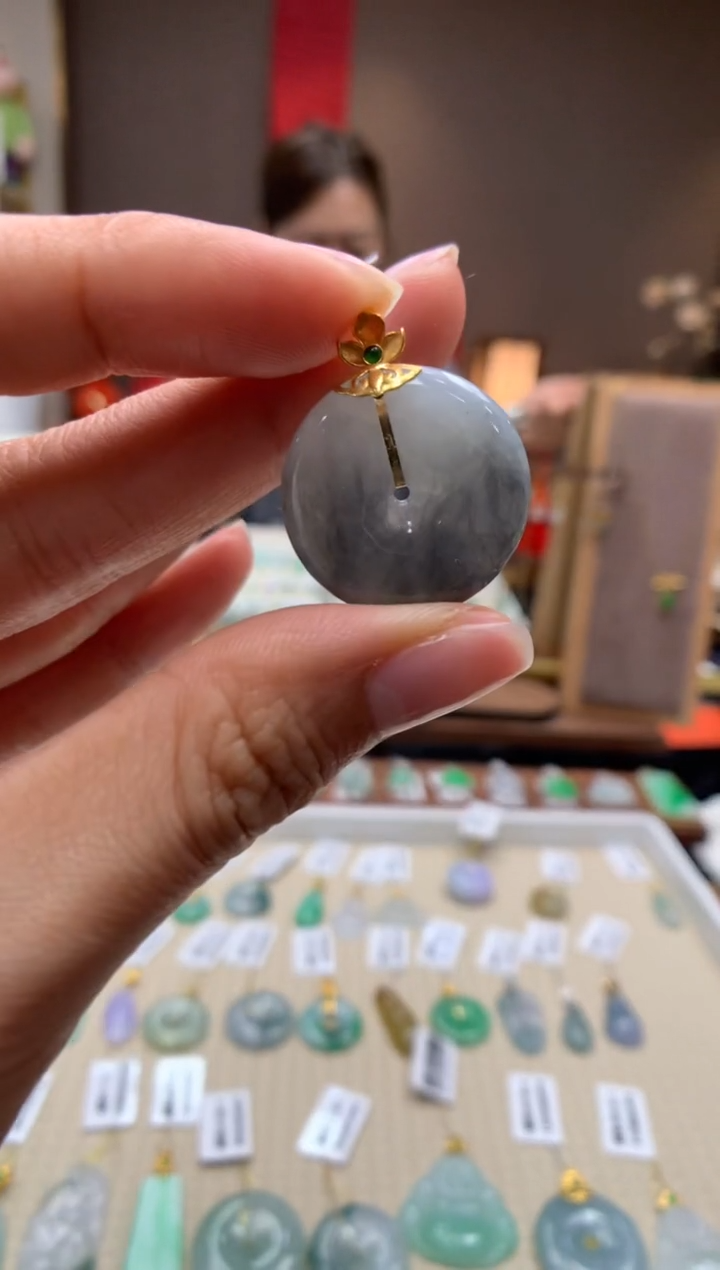 【闪购商品】翡翠颈饰18K金镶嵌平安扣