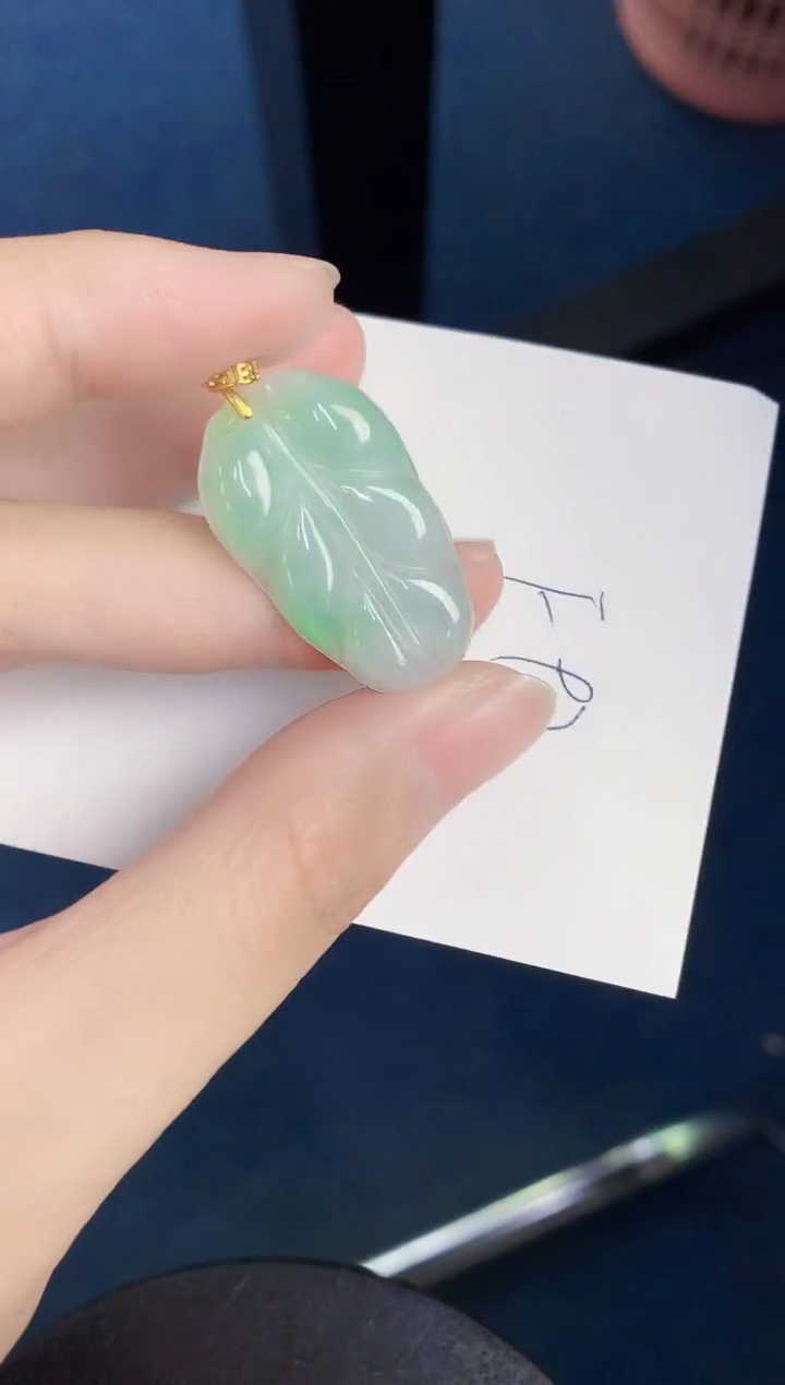 翡翠未镶嵌颈饰天然翡翠缅甸A货