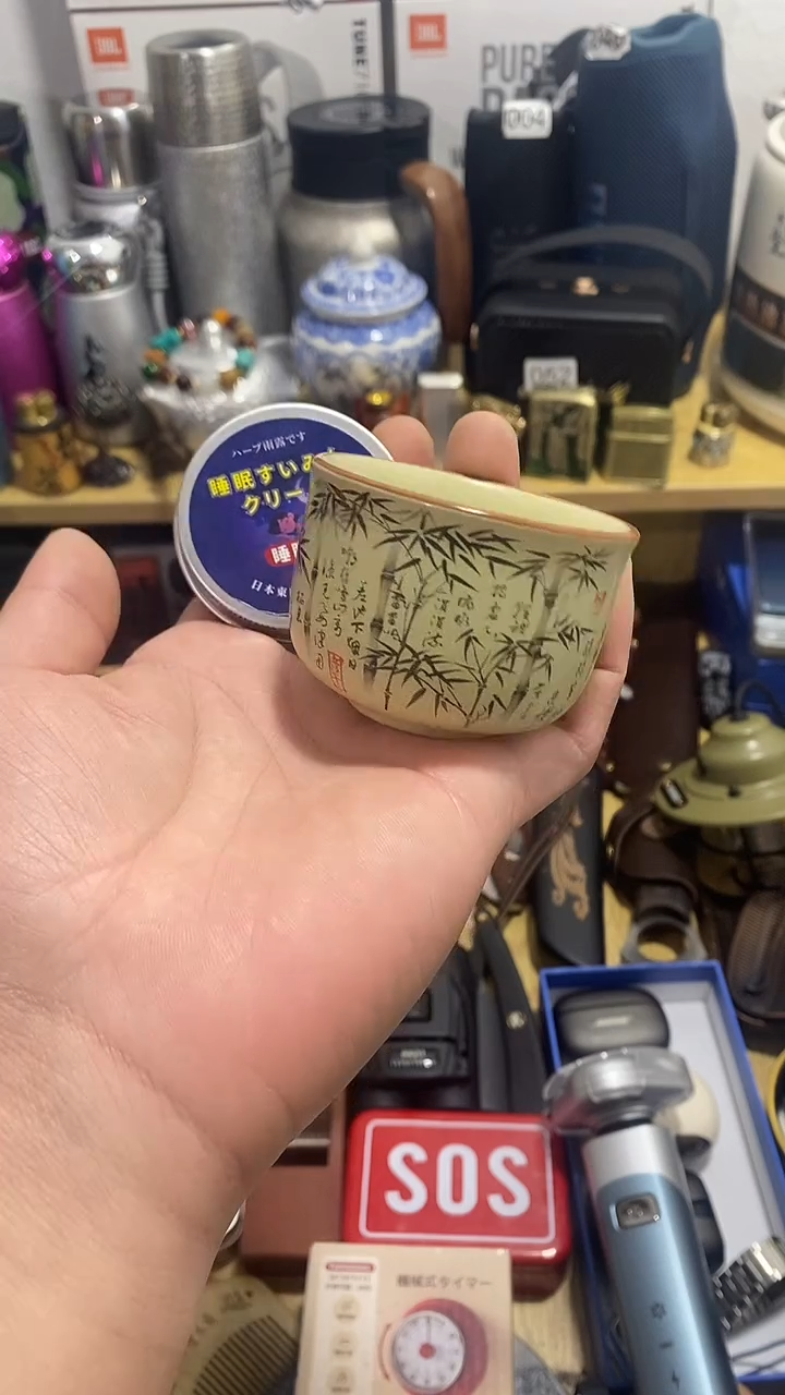 手工艺品琉璃?**?闪购商品如图所示