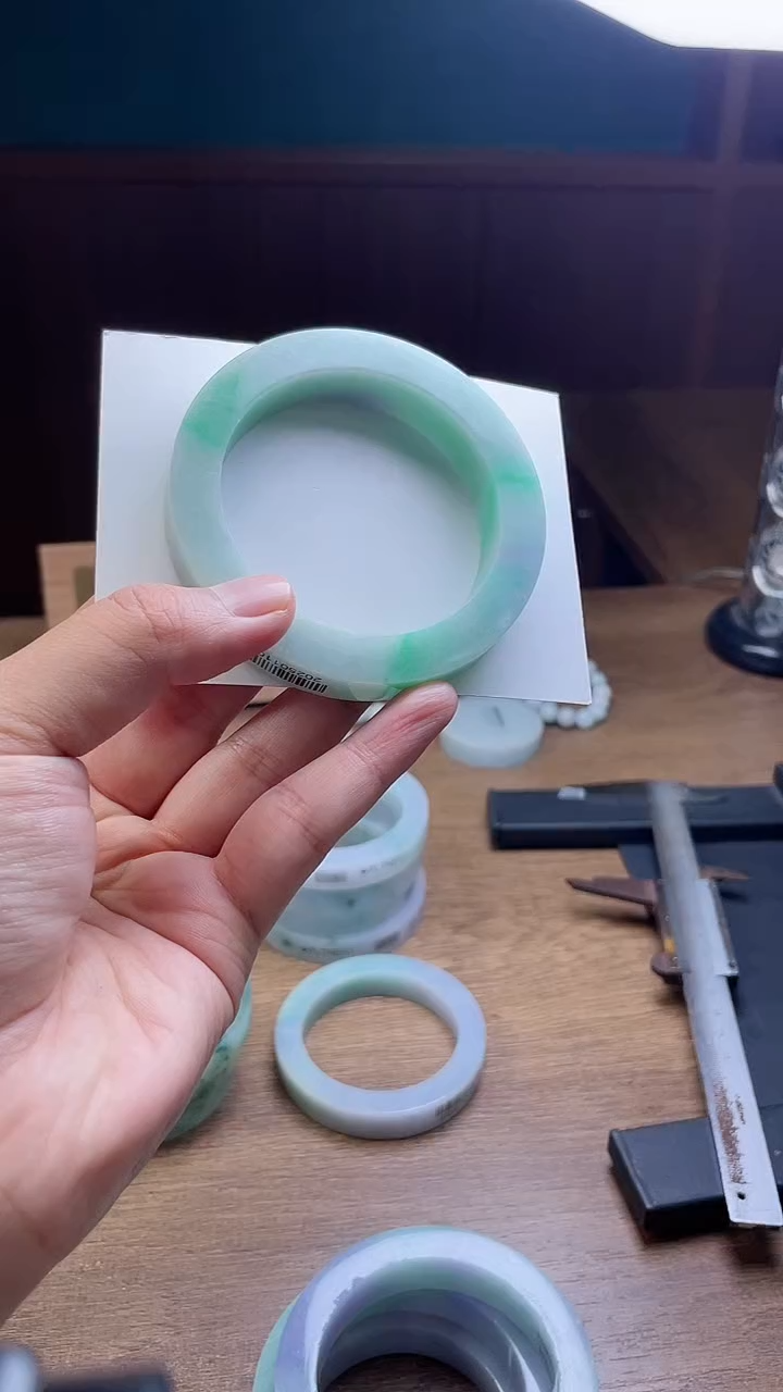 未镶嵌手镯定制翡翠玫*花定制