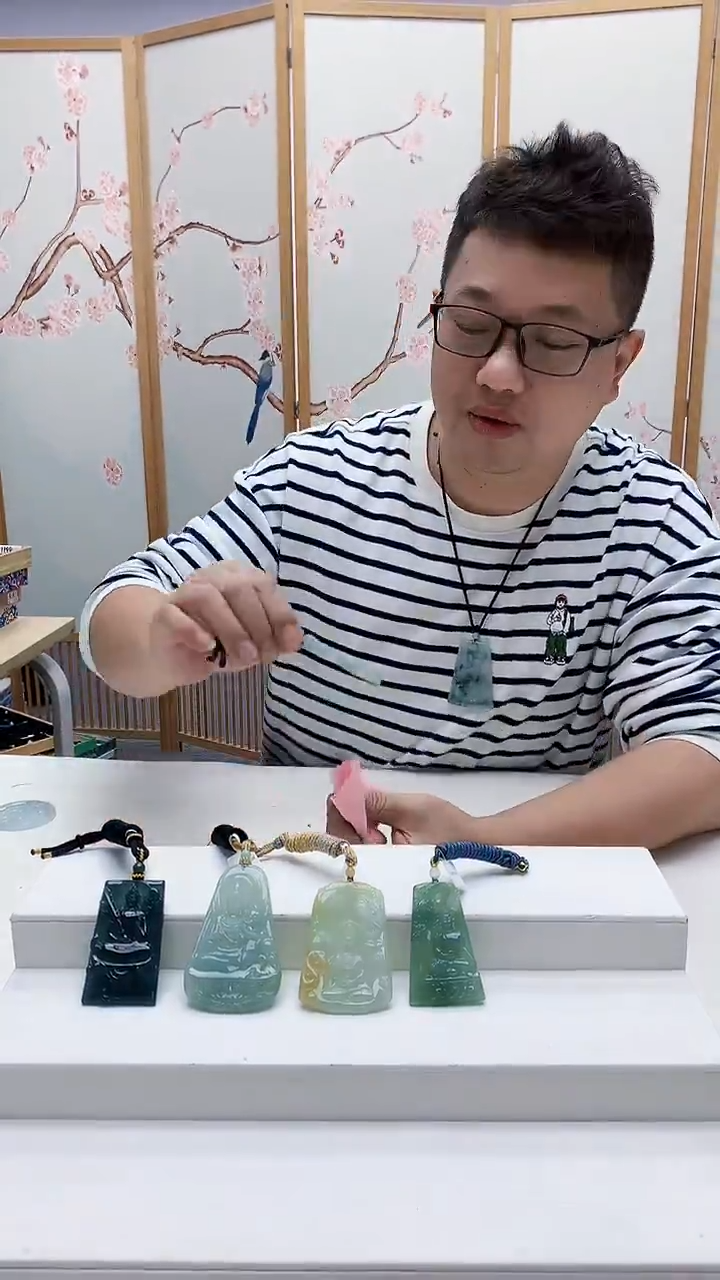 未镶嵌定制翡翠宝****哥5175ry-毛货挂件