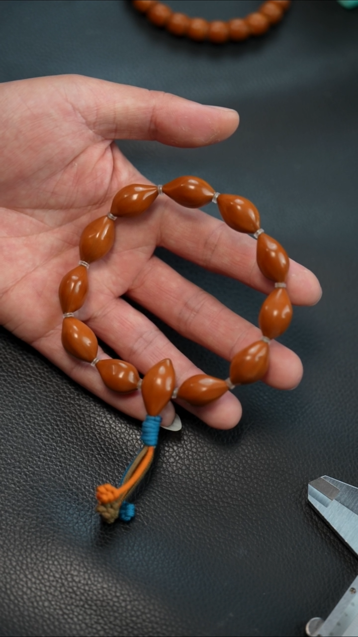 手串/手链橄榄核高油高亮  13mm+ 小鲨鱼