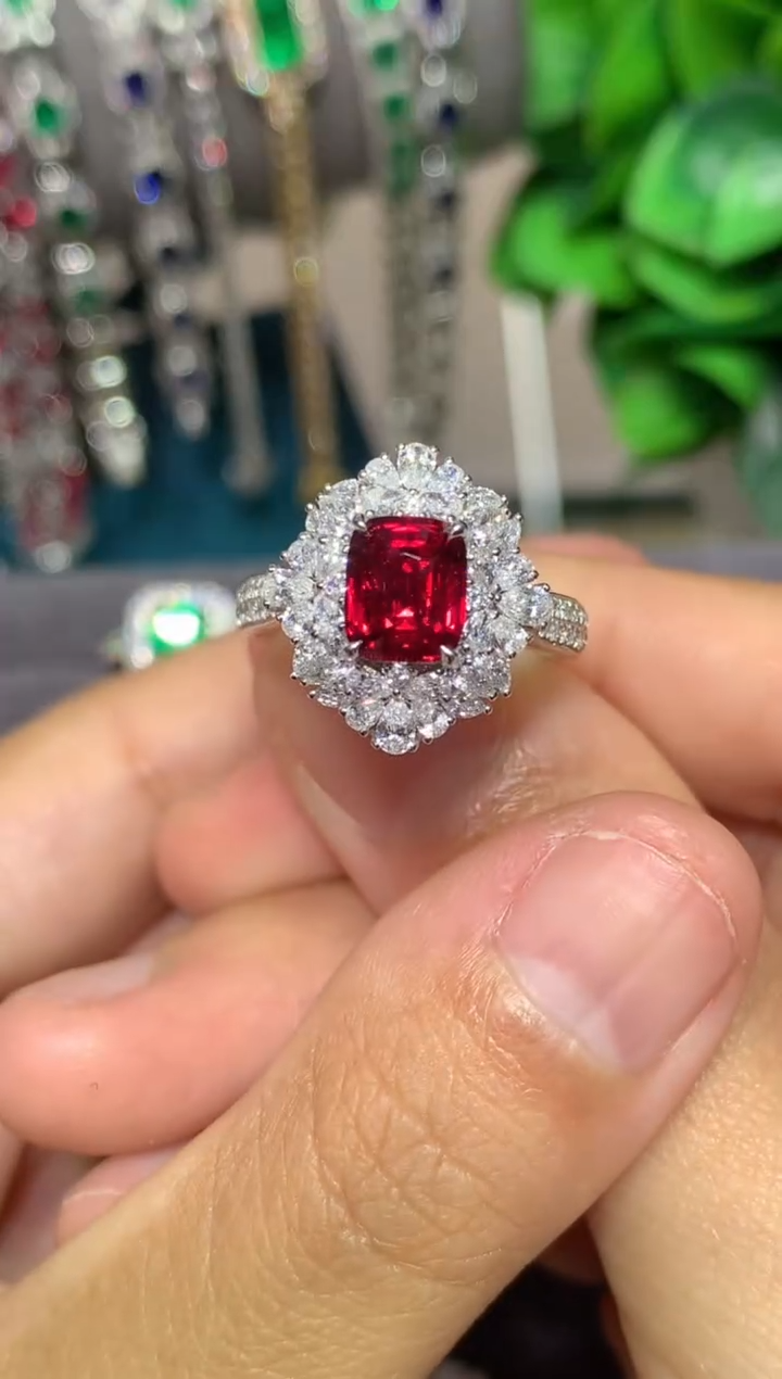 18K金镶嵌戒指红宝石1.53ct