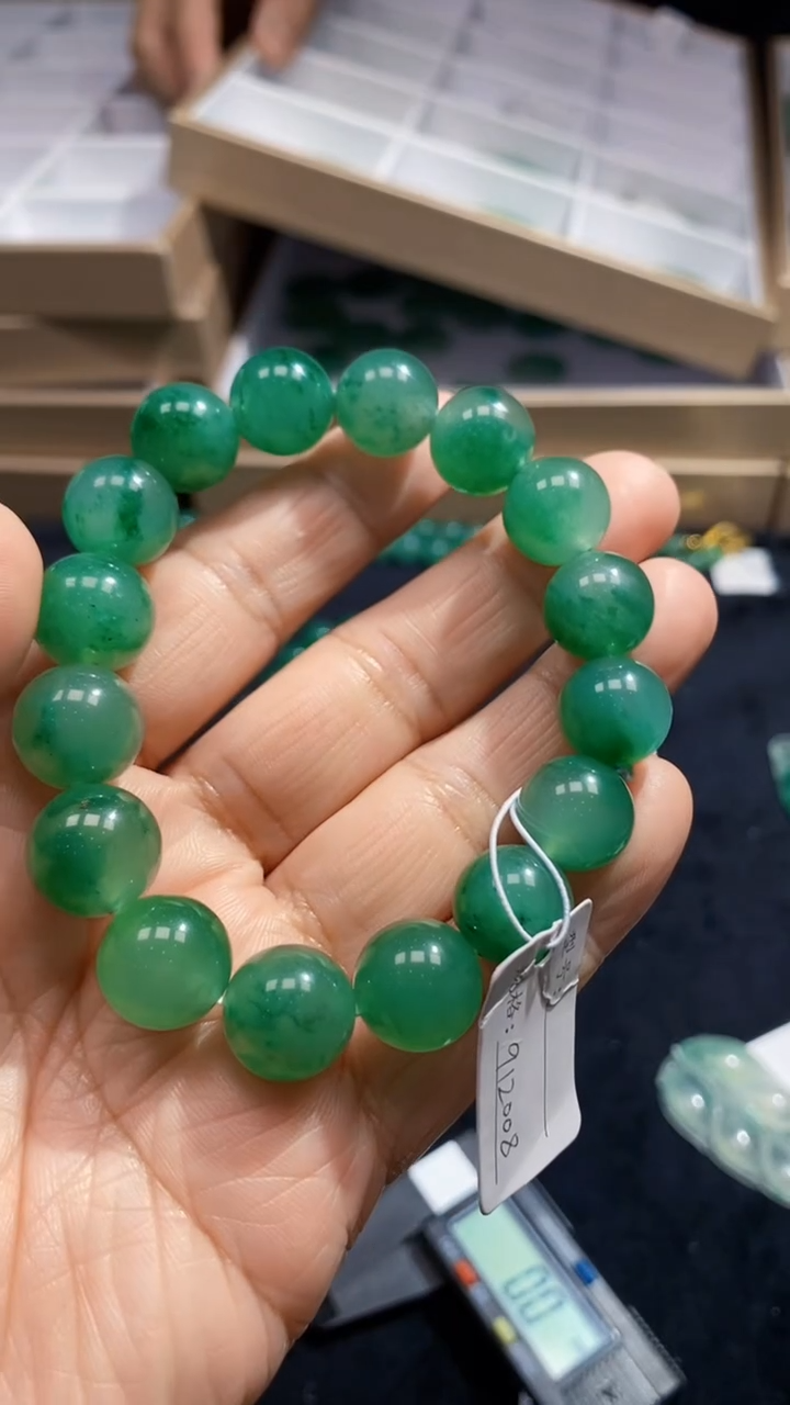 【闪购商品】石英质玉手链未镶嵌天然A货非洲翠石英玉