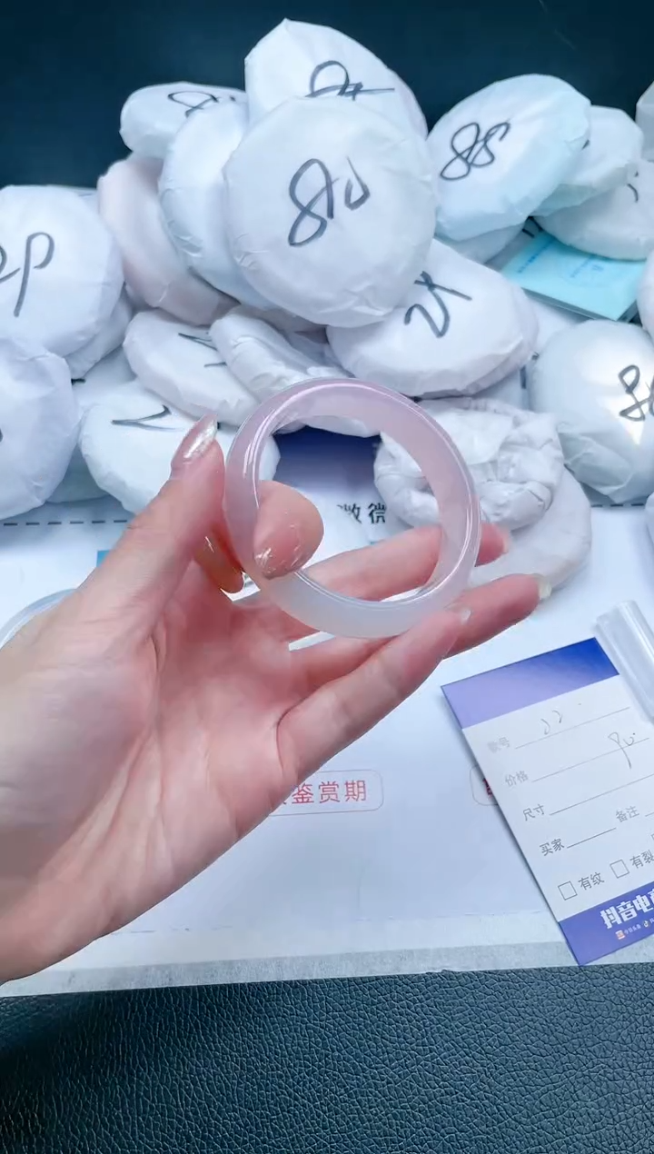 【闪购商品】石英质玉手镯未镶嵌15J22-54