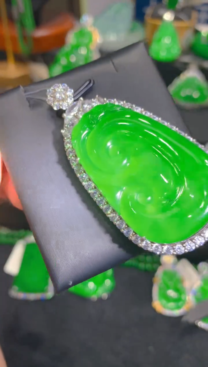 【闪购商品】翡翠颈饰银S925镶嵌68一季