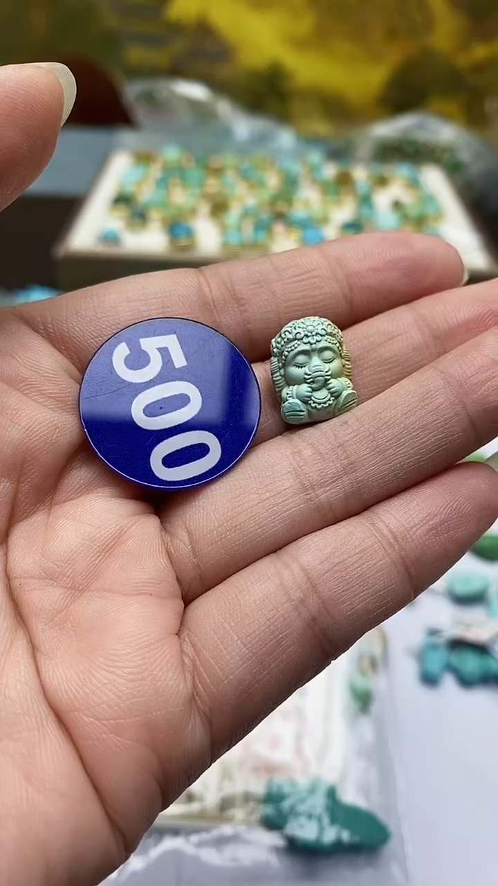 绿松石未镶嵌雕刻件500