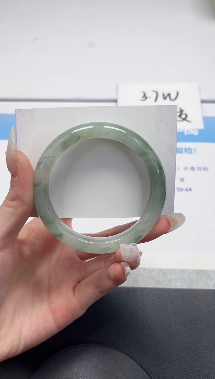 【闪购商品】石英质玉手镯未镶嵌V188-58