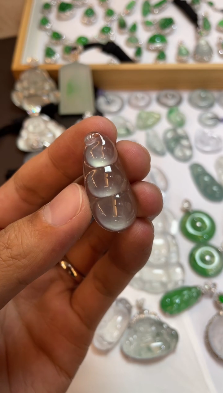 【闪购商品】翡翠吊坠(不含链)未镶嵌豆子