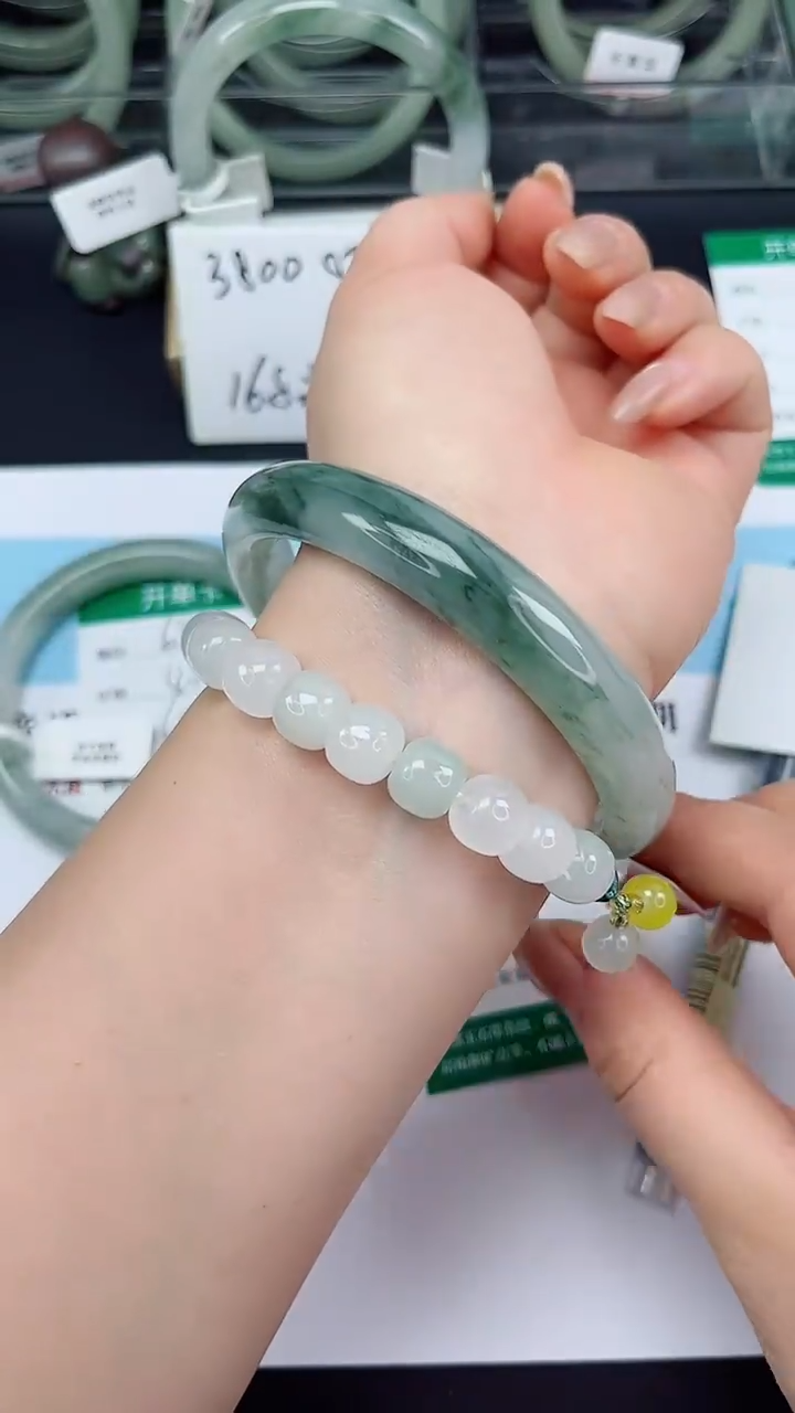 未镶嵌手镯石英质玉70-67/68