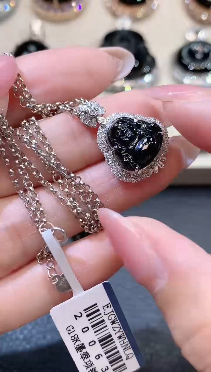 【闪购商品】翡翠套链18K金镶嵌D14一件