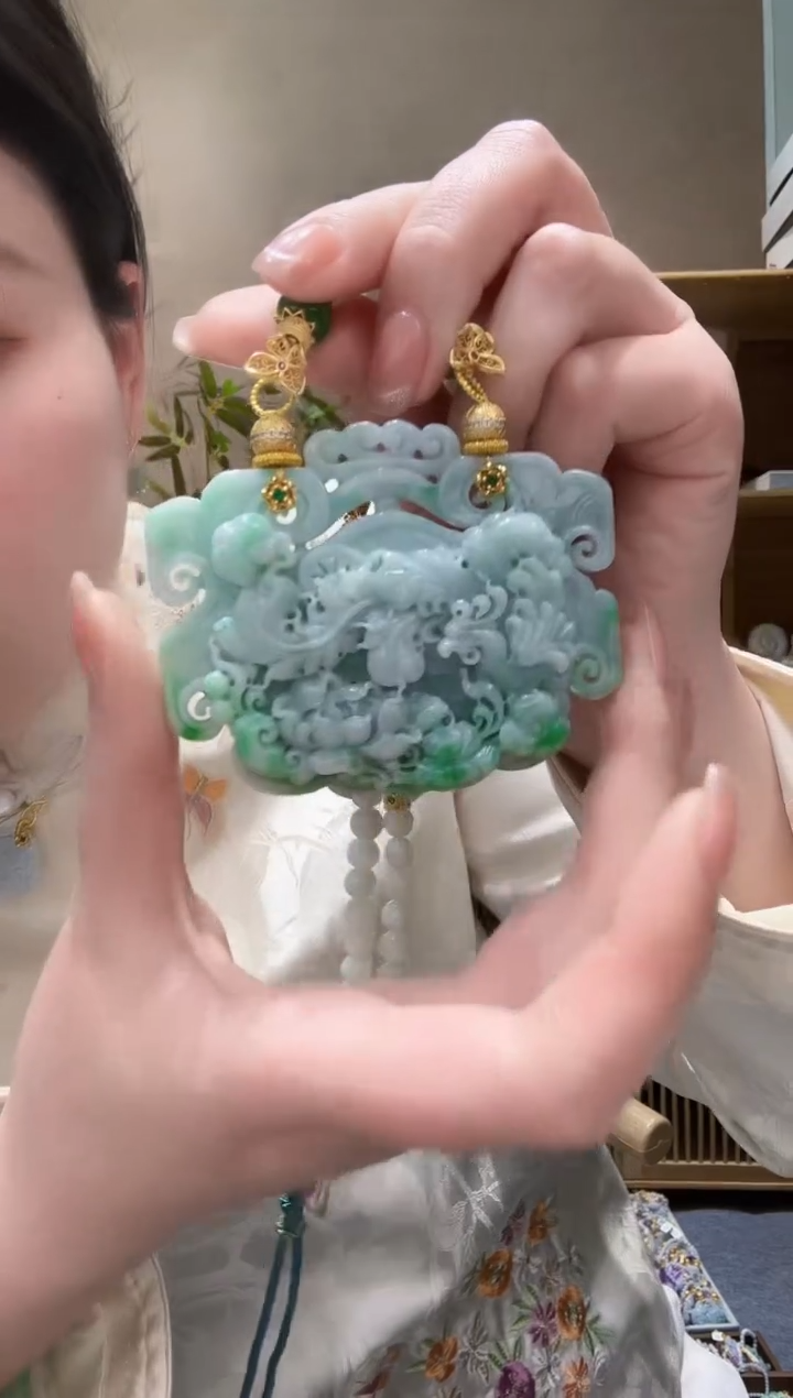 【闪购商品】翡翠颈饰未镶嵌吊坠