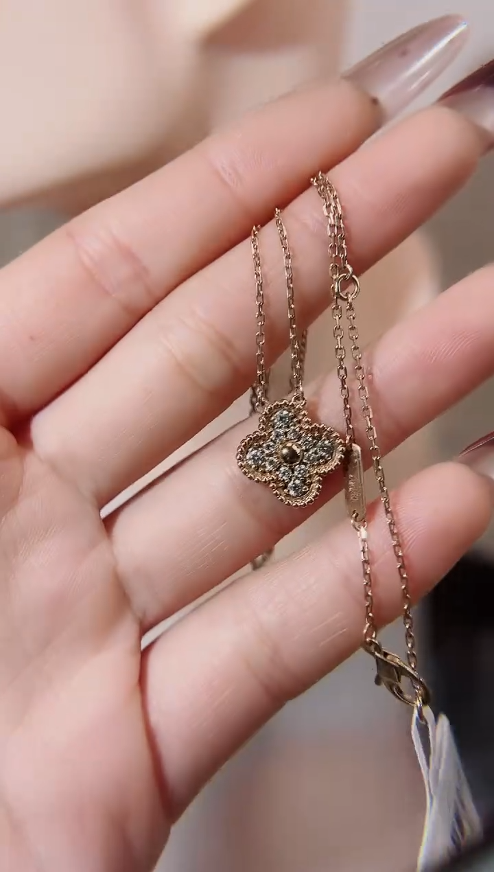 【闪购商品】钻石颈饰18K金镶嵌18K金镶嵌钻石 K玫